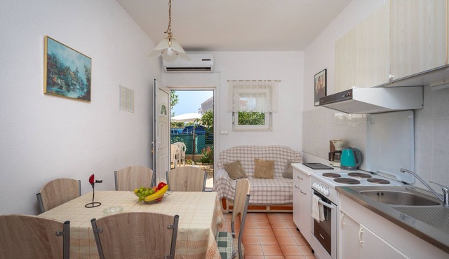 A 2 apt Near Beach w Patio, Parking and Grill in Split