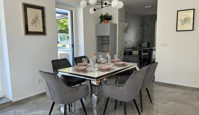 A spaceous and modern place for families and groups. in Ljubljana