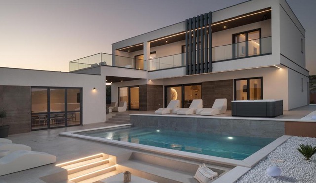 Adiloté Luxury Villa in Debeljak
