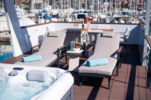 Adria Portorož Luxury Houseboat in Piran