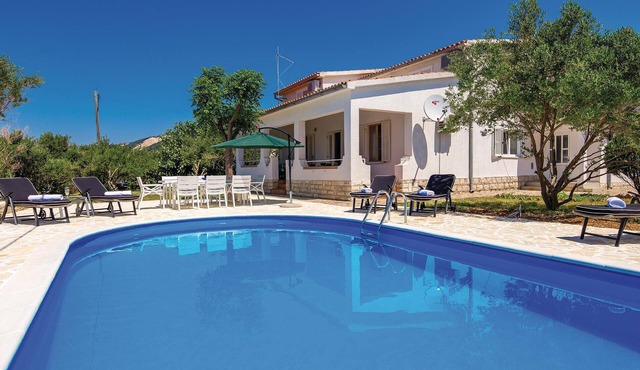 Amazing apartment in Barbat with swimming pool