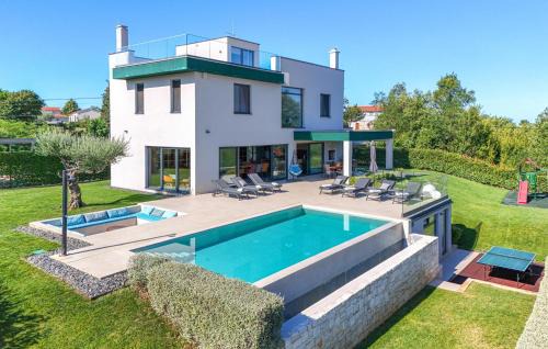 Amazing Home In Bukori