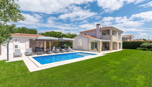 Amazing home in Deklici