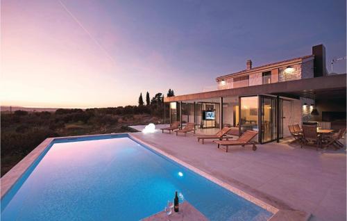 Amazing Home In Donje Polje in Jadrtovac