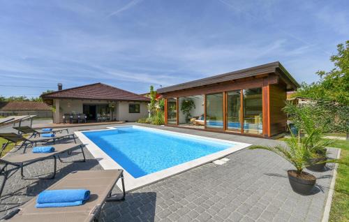 Amazing Home In Puscine With Sauna