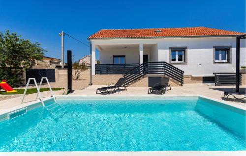 Amazing Home In Rastevic
