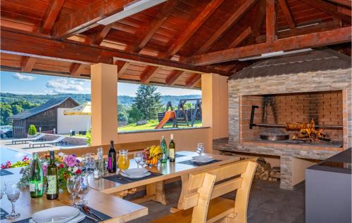 Amazing Home In Slunj
