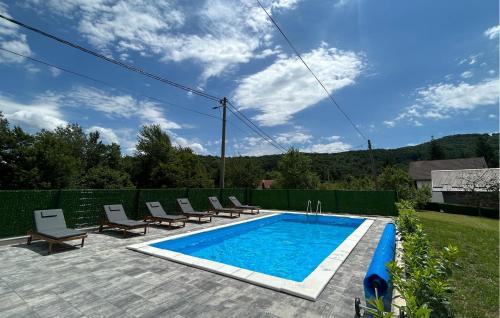 Amazing Home In Smoljanac