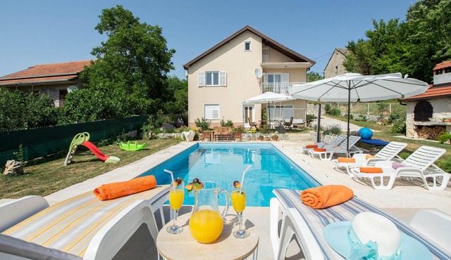 Amazing home in Suhac