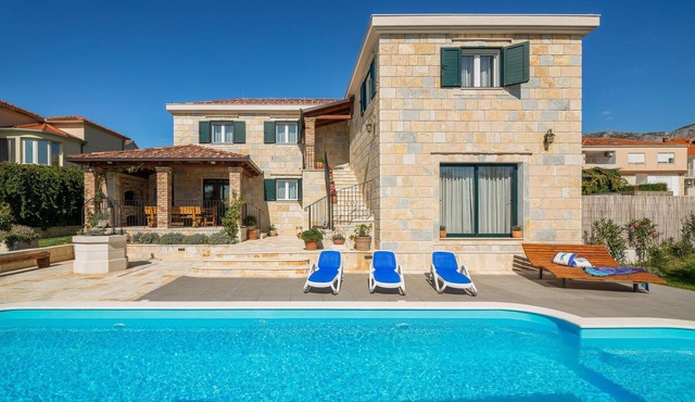 Amazing home in Zrnovnica