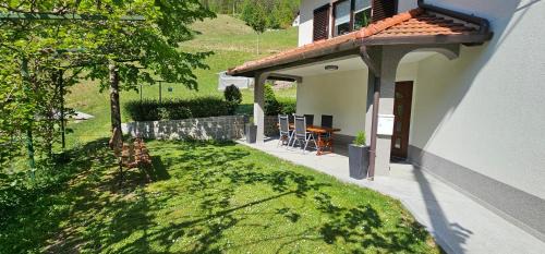 Apartma Šmarnica in Slap ob Idrijci