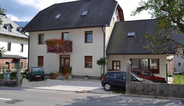 Apartmaji pri Ticelnu in Bovec