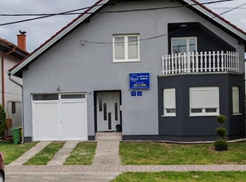 Apartmani Tea i Toni, free private parking & self check-in in Gradište