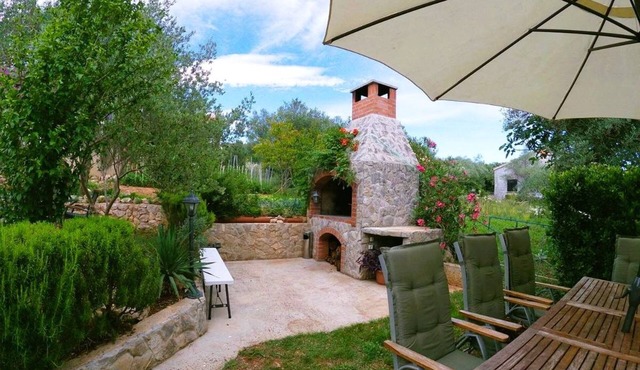 Apartment Ante - 50m from the sea: A2 zuti(2+2) - Posedarje, Zadar riviera, Croatia