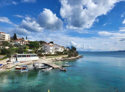 Apartment Bunjo's Beach House in Trogir