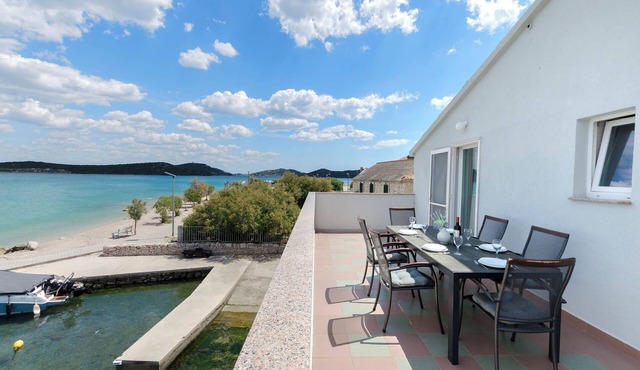 Apartment Denko by the sea (109701-A1) - Betina in Betina