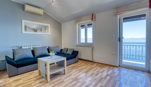 Apartment Ema-2 by Interhome