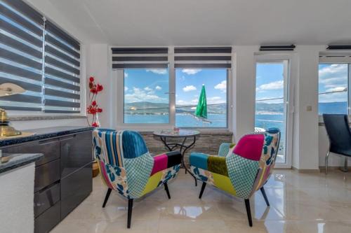 Apartment in Arbanija with sea view, balcony, air conditioning, WiFi 5138-1 in Trogir