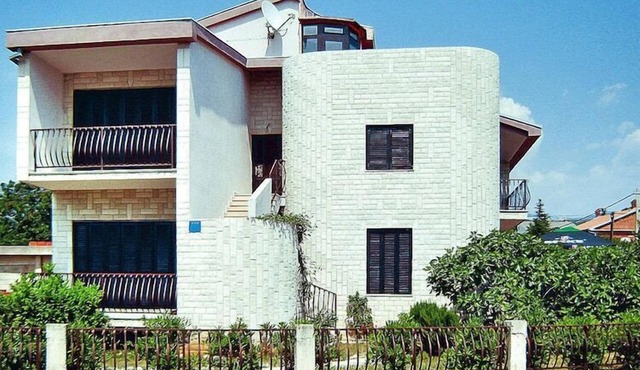 Apartment in Jadranovo with parking space