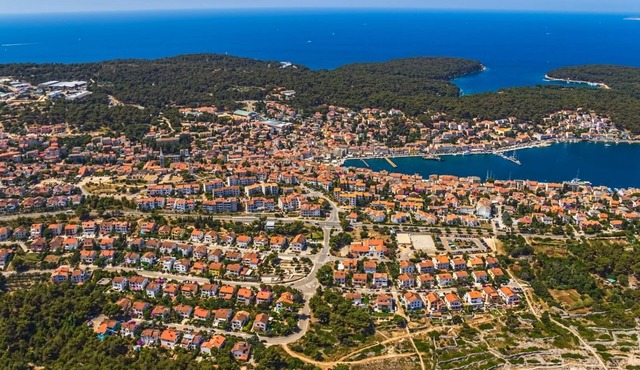 Apartment in Mali Lošinj with Terrace, Air condition, Washing machine (3683-1)