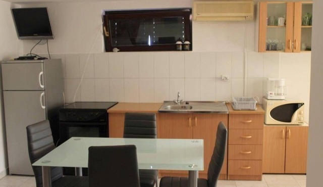 Apartment in Preko with Terrace, Air condition, WIFI, Washing machine (4568-1) in Preko
