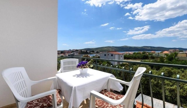 Apartment in Seget Vranjica with Seaview, Balcony, Air condition, WIFI (5142-3)