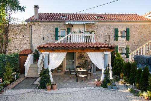 Apartment Kameni dvori in Nin