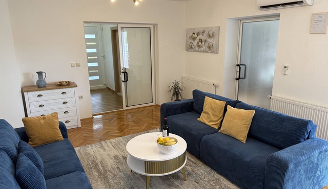 Apartment Lena 2 Makarska