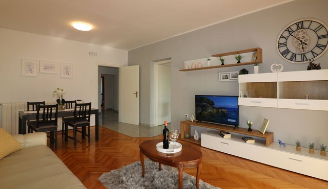Apartment LUNA by Interhome