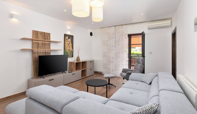 Apartment Mares Family 5+ 100m2 with parking and garden