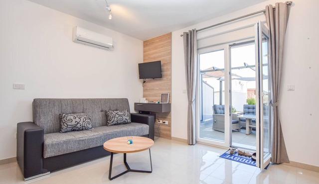 Apartment Martin (83891-A1) - Biograd