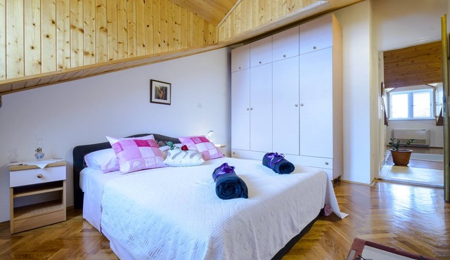 Apartment Matic - Two-Bedroom Apartment