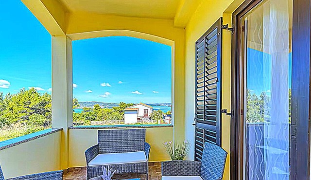APARTMENT MI 4+1
