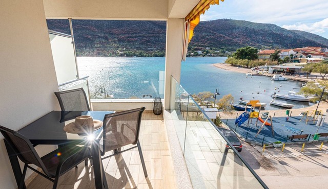 Apartment mit Meerblick - nur für Erwachsene by Interhome