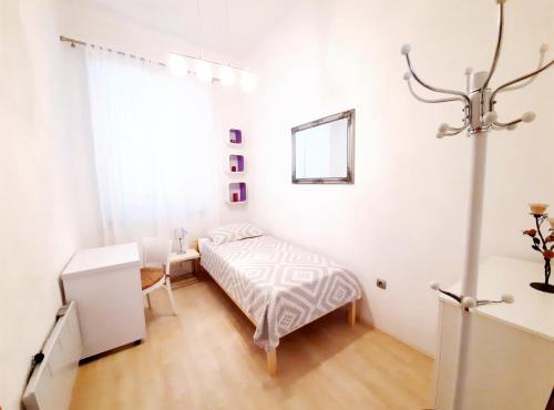Apartment ORY near the city center with free parking in Pula