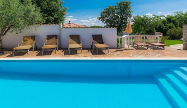 Apartment Pied-A-Terre-2 by Interhome