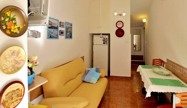 Apartment right on the beach in Omiš