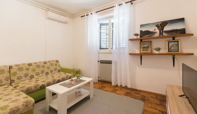 Apartment Tranquilo Garden - One Bedroom Apartment with Terrace and Garden View in Dubrovnik