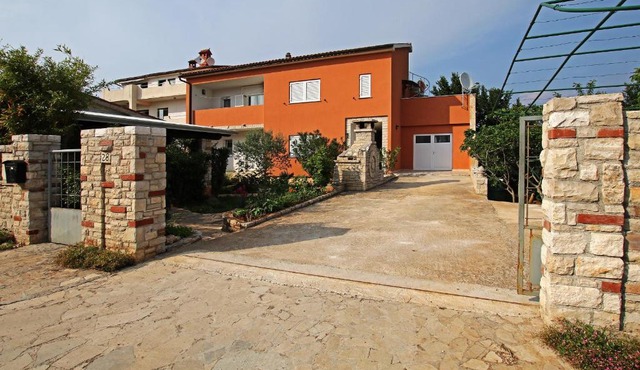 Apartment Valmas