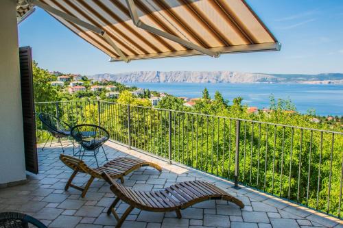 Apartment Vincent with beautiful sea view terrace in Klenovica