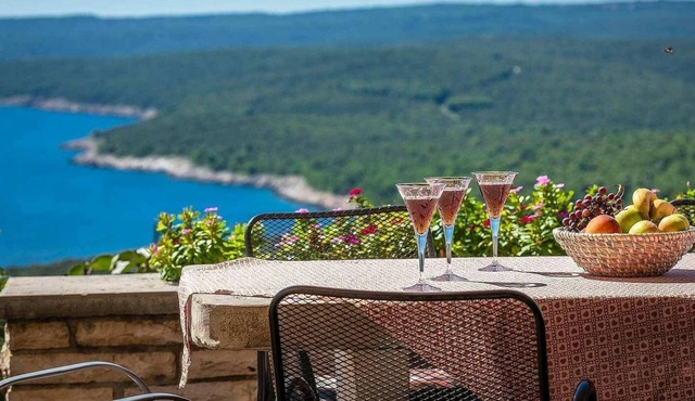 Apartment with panoramic sea view, Istria