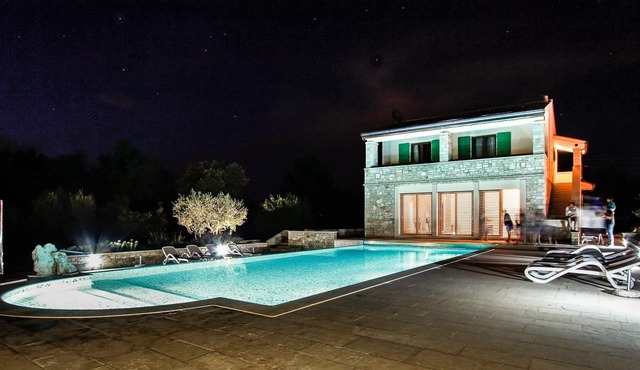 Apartment "Yellow" by the pool olive garden view