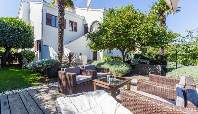 Apartments and rooms Villa Bori
