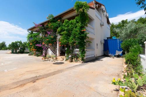 Apartments Andrijana