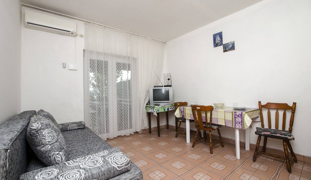 Apartments Anka 20m from the beach (31461-A2) - Duce