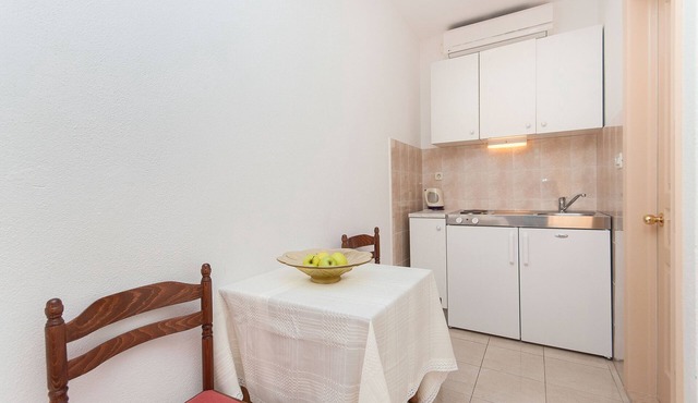 Apartments Ante (36231-A3) - Makarska