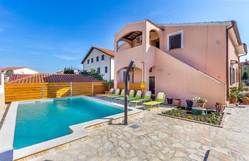 Apartments Bardak in Ližnjan