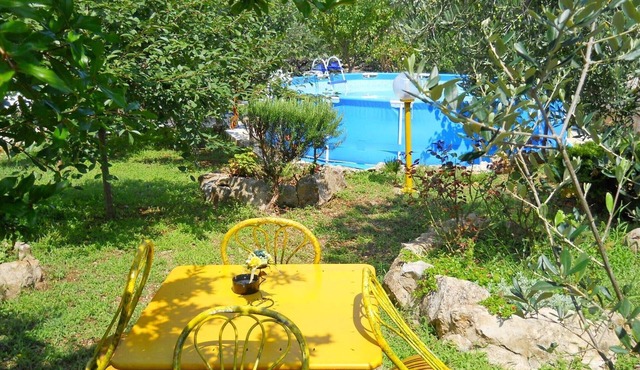 Apartments Branimir, (12566), Sutomišćica, Croatia