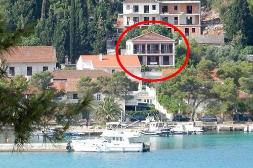 Apartments by the sea Loviste, Peljesac - 18656 in Lovište