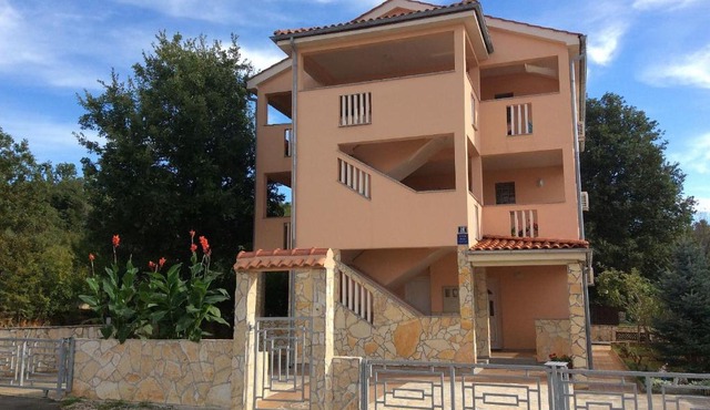 Apartments Coral, Klimno, island Krk in Klimno
